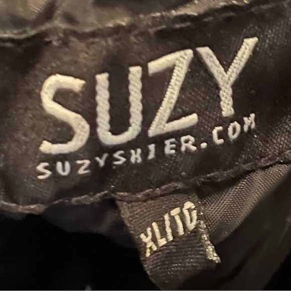 Faux Leather Strechy Vest - Picture 3 of 3